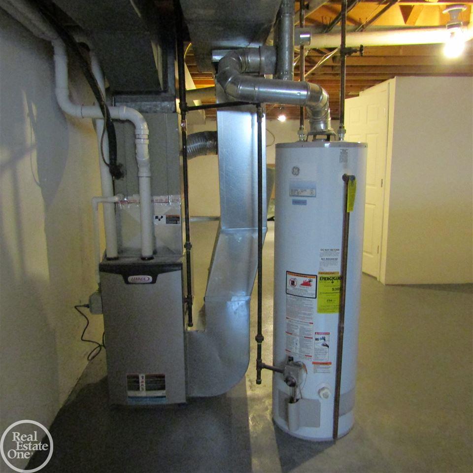47446 Card Macomb, MI 48044 - Photo 13 of 25 Furnace