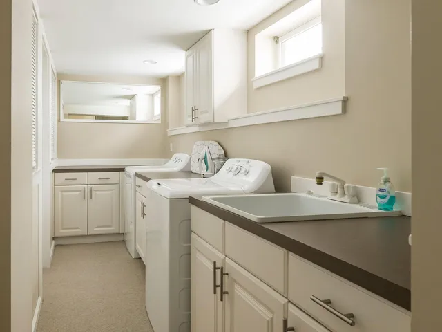 $3,500 | 4050 Upton Avenue South, Minneapolis, MN 55410