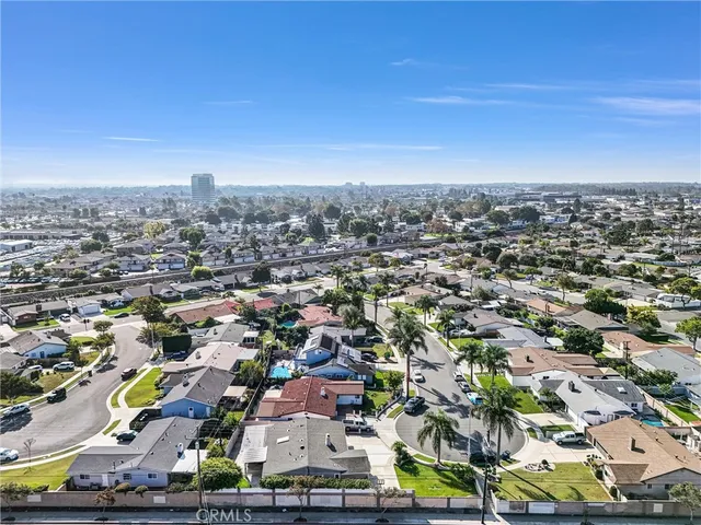 $1,275,000 | 16502 Loire Circle, Huntington Beach, CA 92647