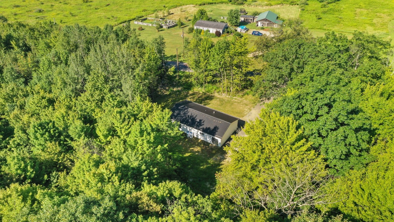 152 Ingraham Road Greene, NY 13778 - Photo 6 of 30 Gallery Image 6