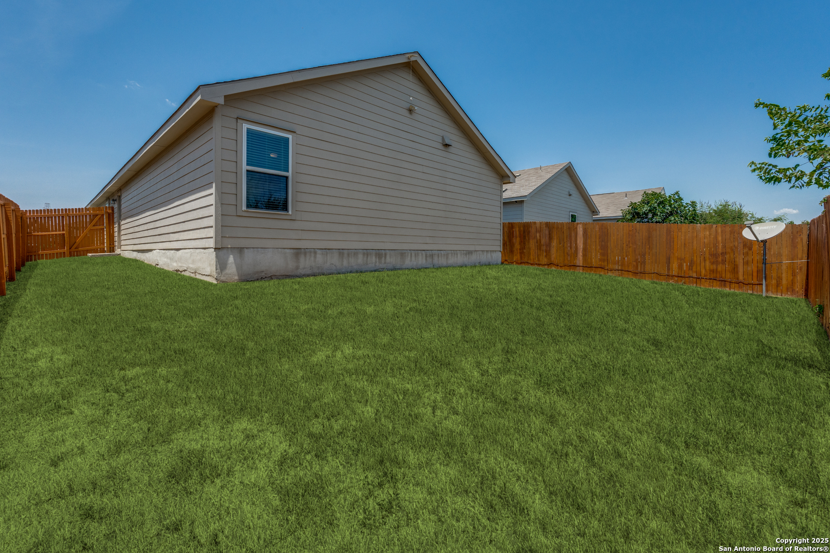 5102 Everett Loop Converse, TX 78109 - Photo 22 of 24 a view of a backyard of the house