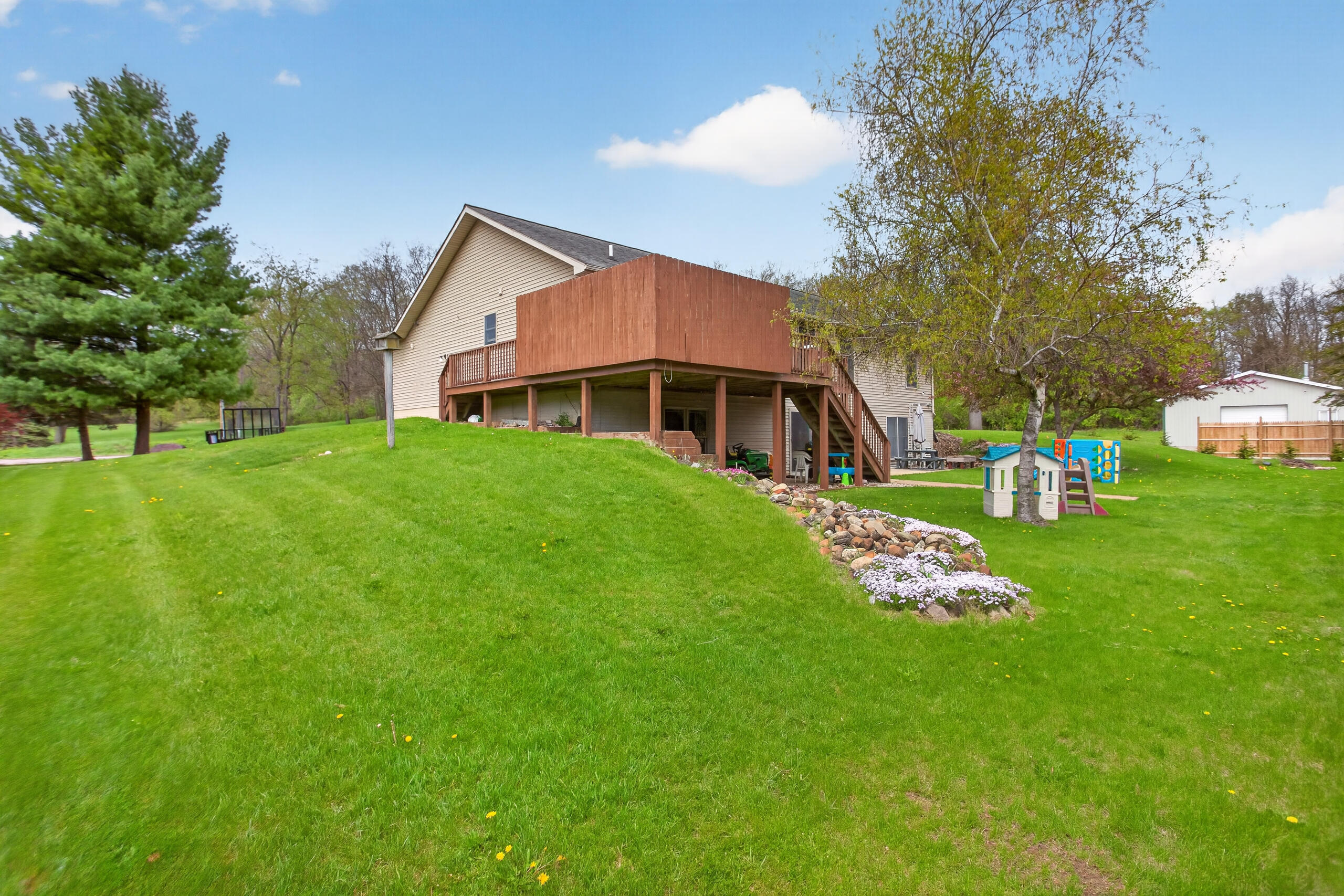 12775 Mull Road Tipton, MI 49287 - Photo 5 of 55 0N0A9600