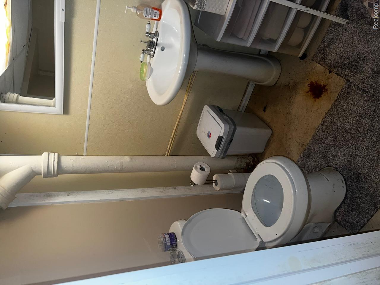 3364 East Pierson Road Flint, MI 48506 - Photo 28 of 67 Bathroom with toilet