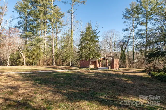 $550,000 | 290 Crabapple Hill Lane, Hendersonville, NC 28792