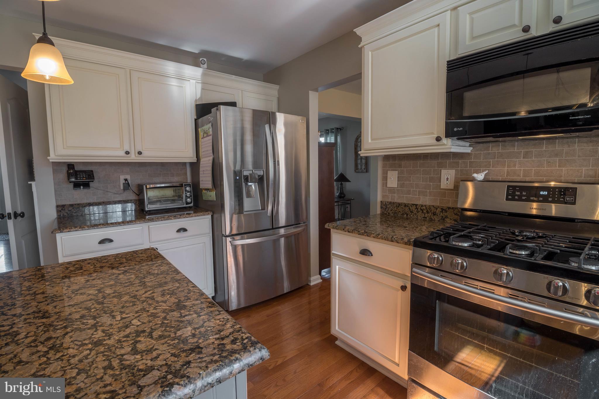 8136 Rose Haven Road Baltimore, MD 21237 - Photo 3 of 7 Kitchen