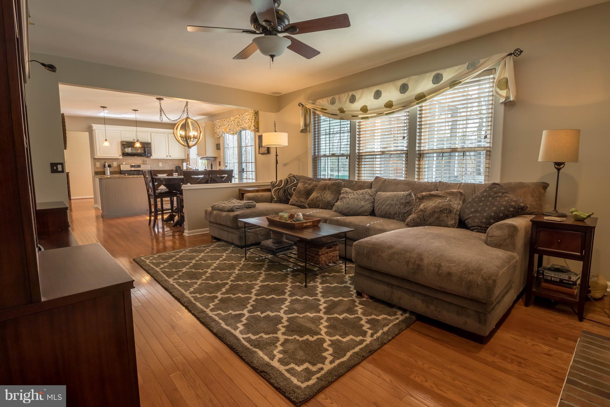 8136 Rose Haven Road Baltimore, MD 21237 - Photo 5 of 7 Family Room