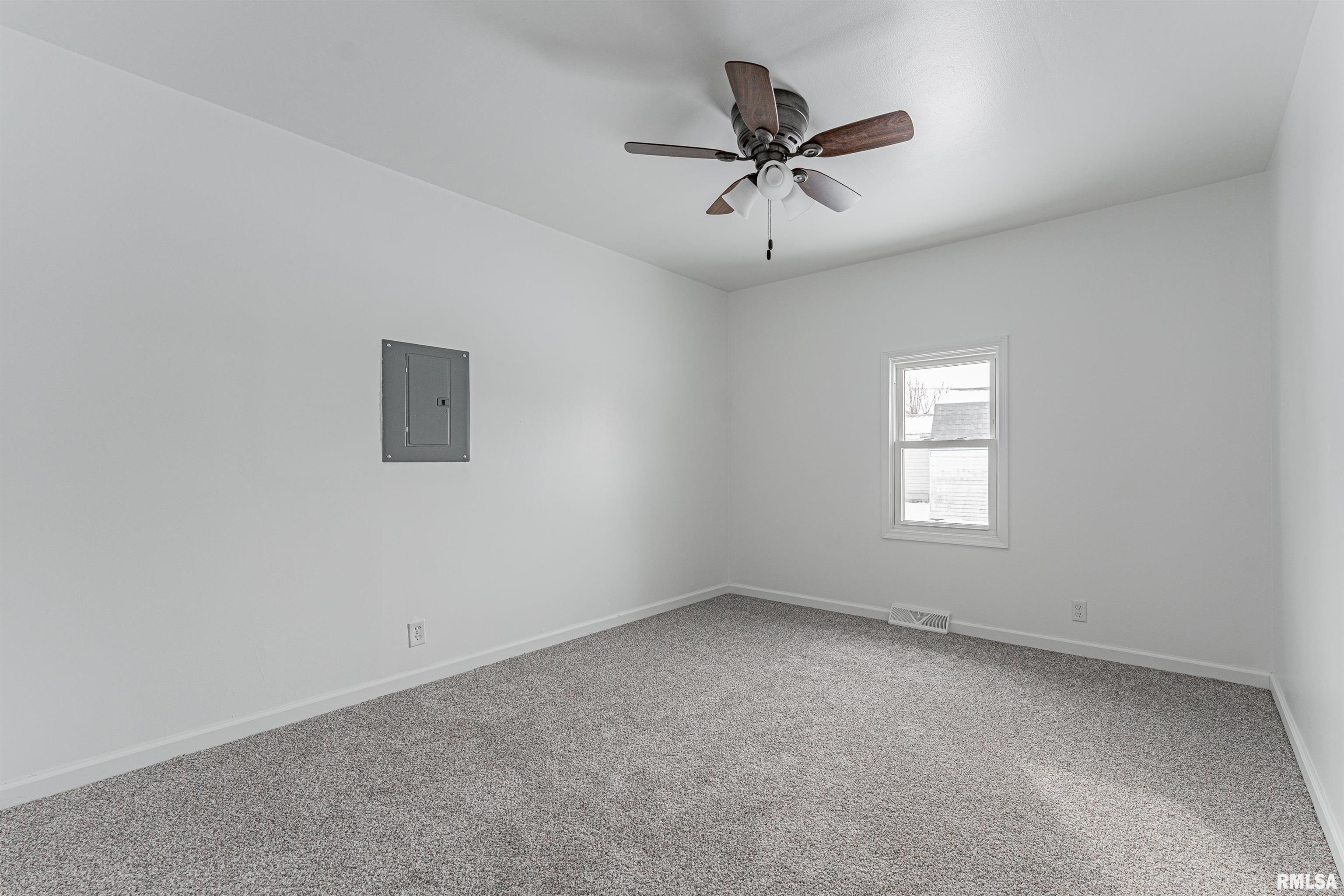 608 North Monroe Street Lincoln, IL 62656 - Photo 14 of 30