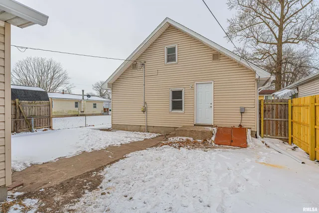 $150,000 | 608 North Monroe Street, Lincoln, IL 62656