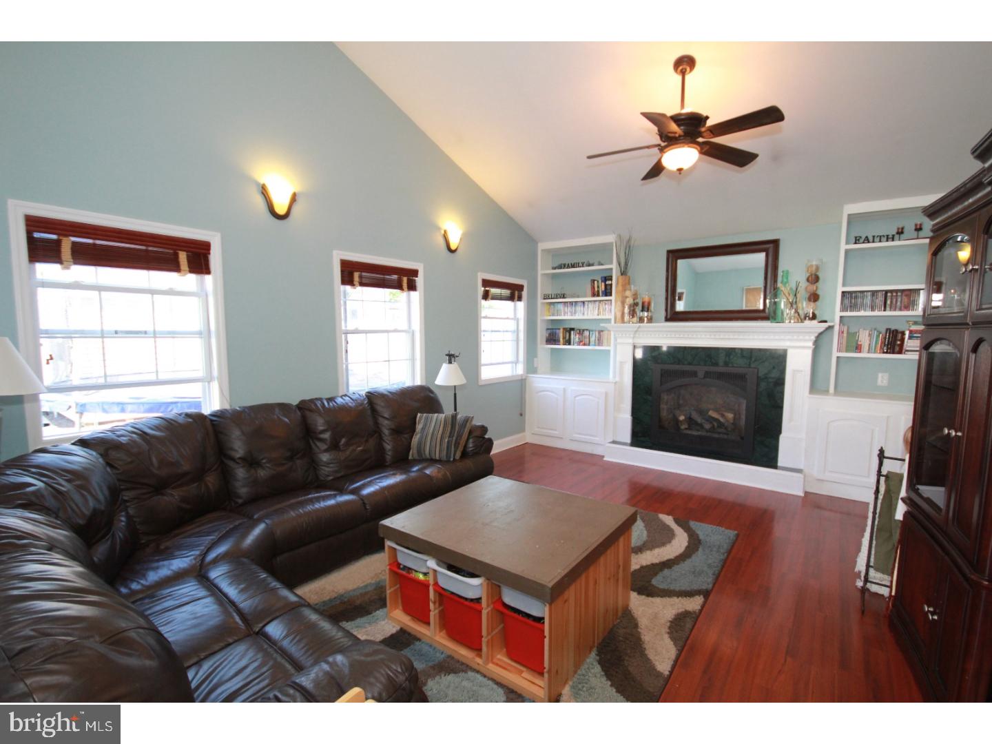 427 Andover Road Fairless Hills, PA 19030 - Photo 15 of 20 Family Room