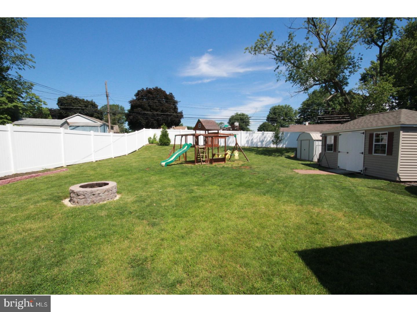 427 Andover Road Fairless Hills, PA 19030 - Photo 19 of 20 View in Back