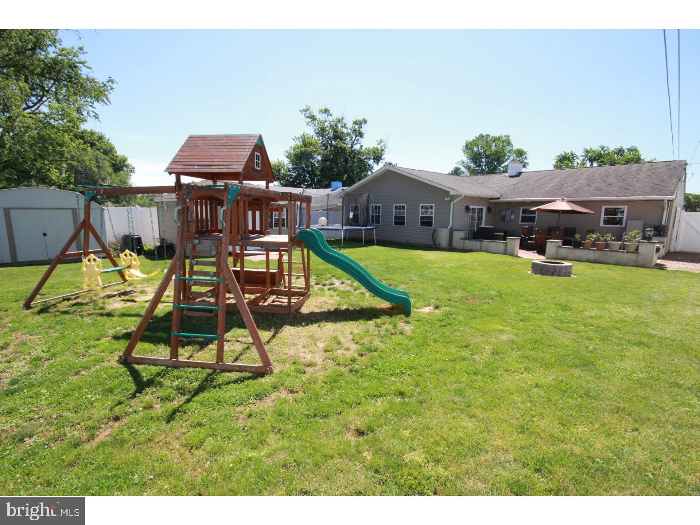 427 Andover Road Fairless Hills, PA 19030 - Photo 20 of 20 View in Back