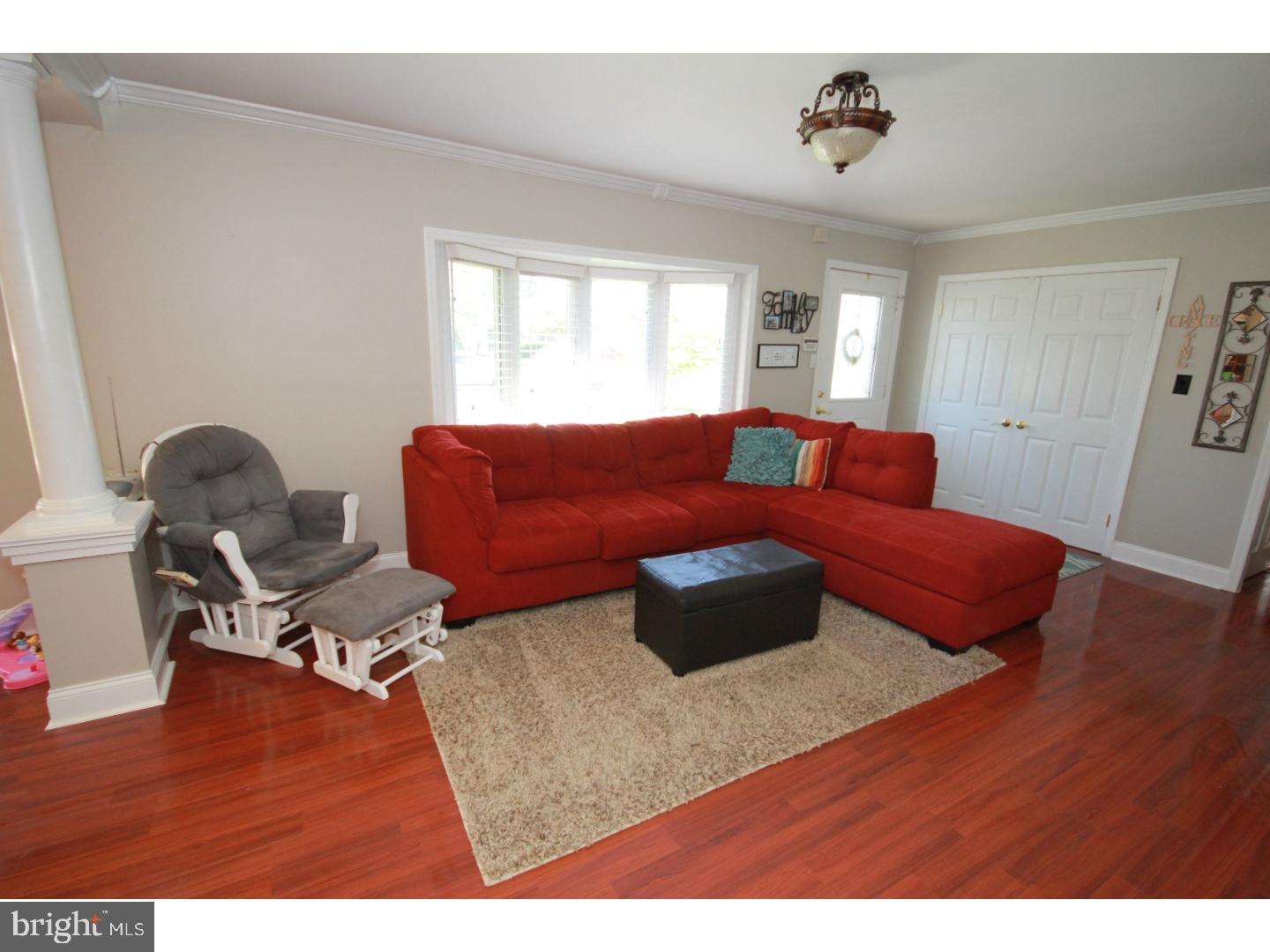427 Andover Road Fairless Hills, PA 19030 - Photo 3 of 20 Living Room