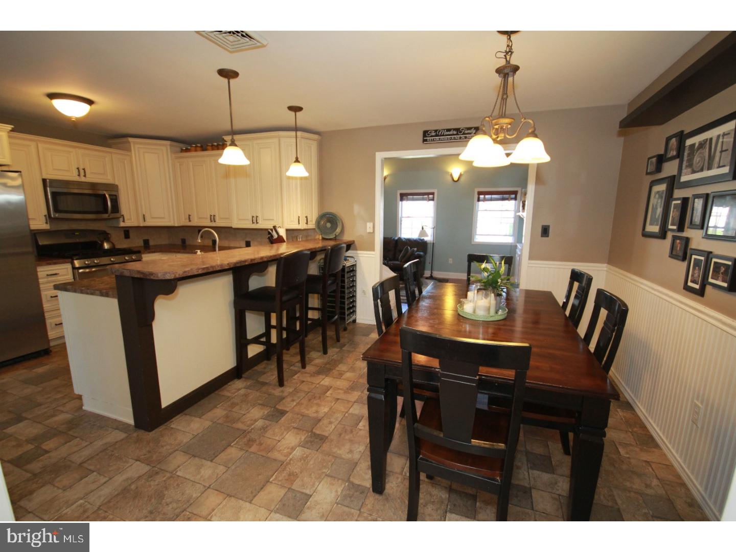 427 Andover Road Fairless Hills, PA 19030 - Photo 7 of 20 Dining Room