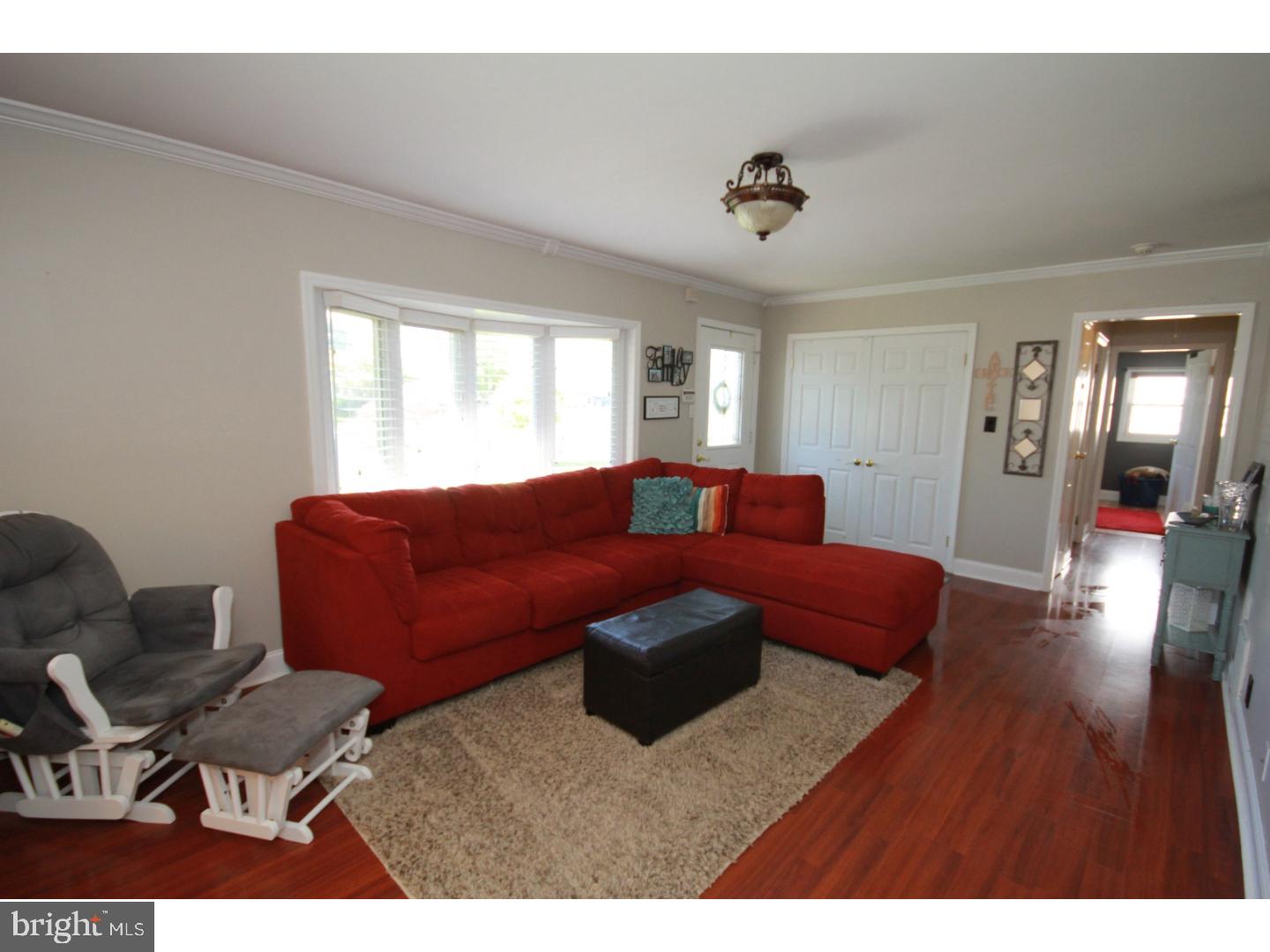 427 Andover Road Fairless Hills, PA 19030 - Photo 9 of 20 Living Room