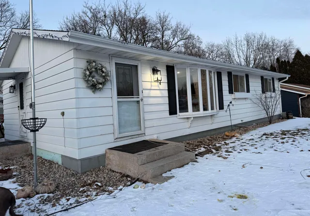 $220,000 | 524 Wisconsin Street, Waupaca, WI 54981