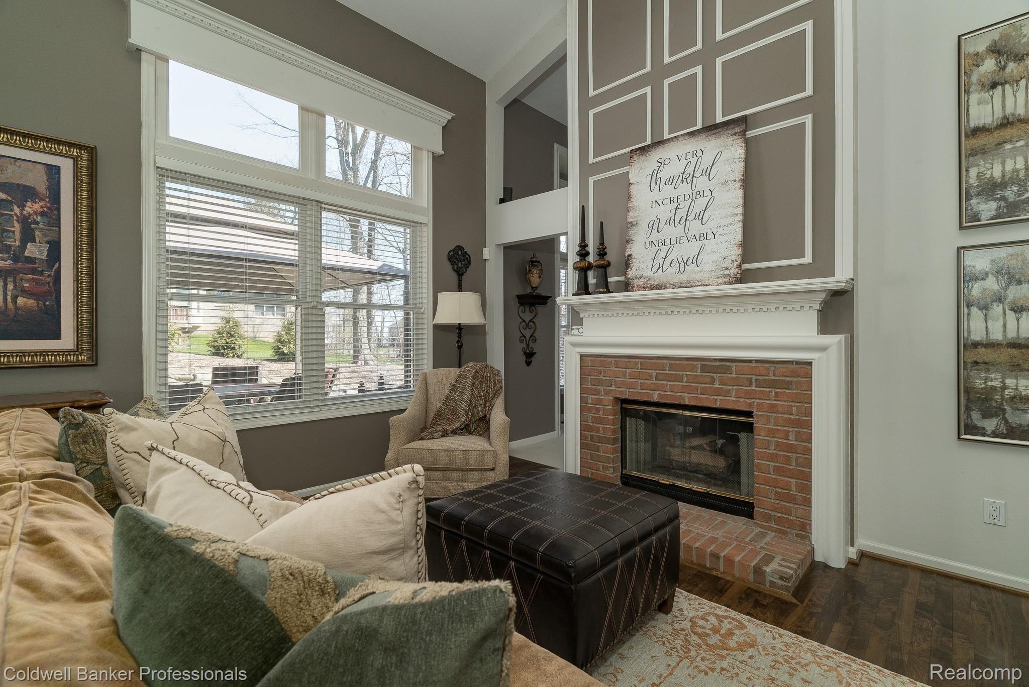 3822 Red Root Road Lake Orion, MI 48360 - Photo 10 of 42 Cozy Kitchen nook