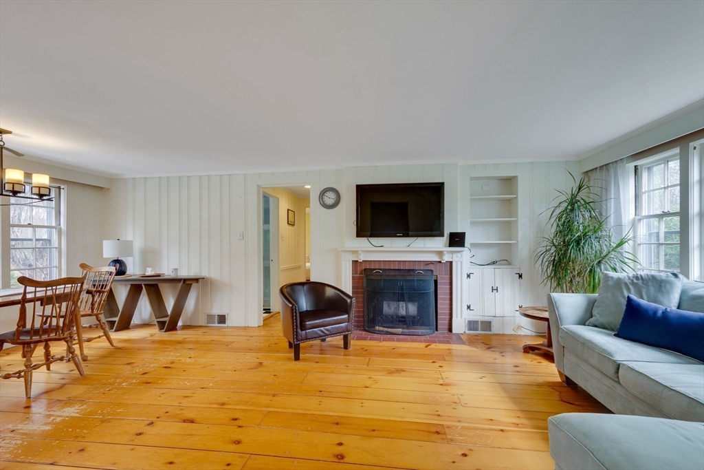 114 Nagog Hill Road Acton, MA 01720 - Photo 5 of 29