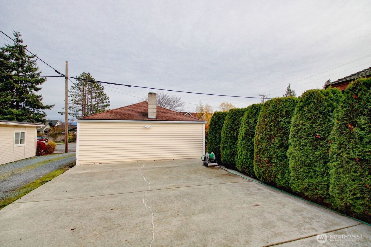 1102 17th Street Anacortes, WA 98221 - Photo 3 of 23