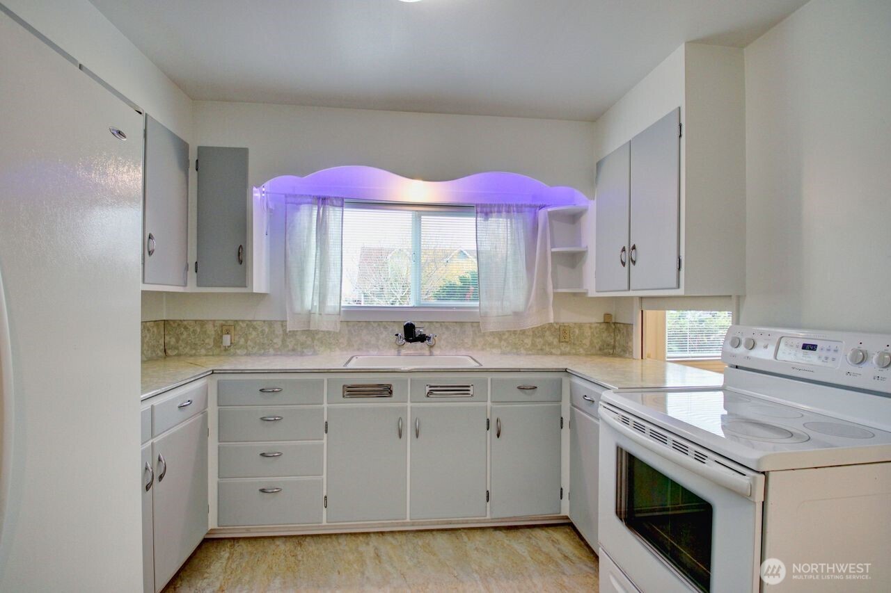 1102 17th Street Anacortes, WA 98221 - Photo 7 of 23