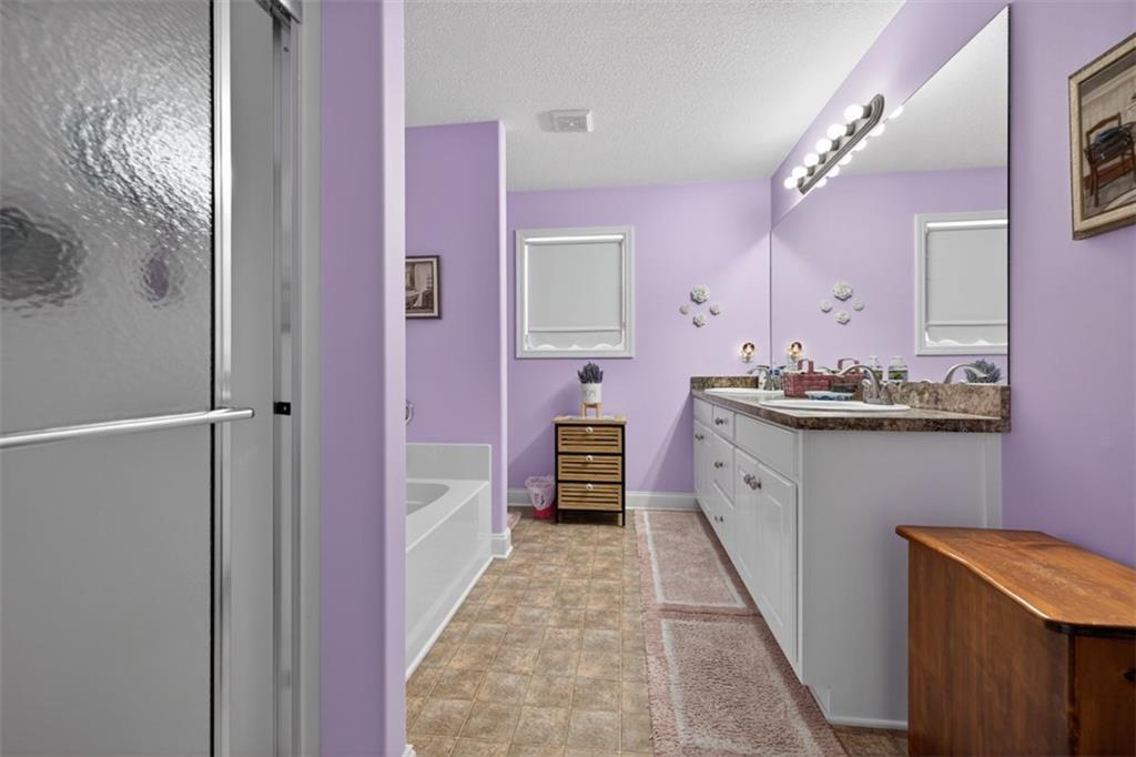 1411 Silvergate Way Winder, GA 30680 - Photo 37 of 40