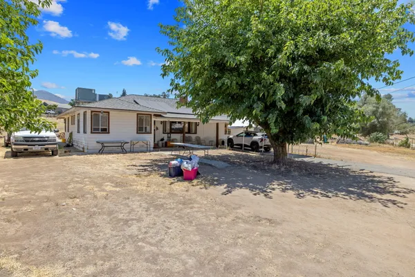 $420,000 | 32865 Pleasant Oak Drive, Springville, CA 93265