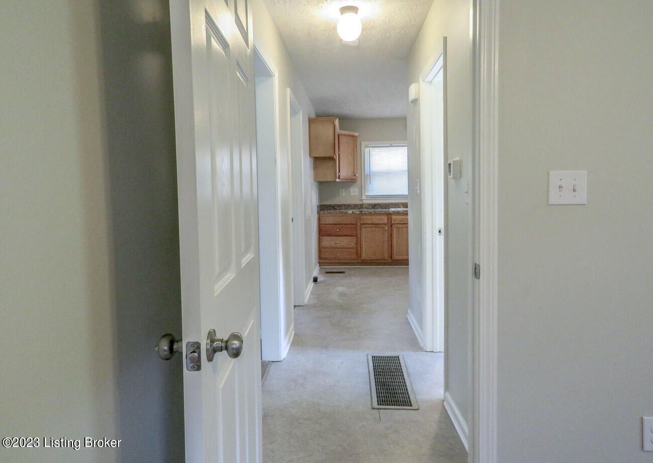 1614 Rangeland Road Louisville, KY 40219 - Photo 17 of 33 IMG_1232