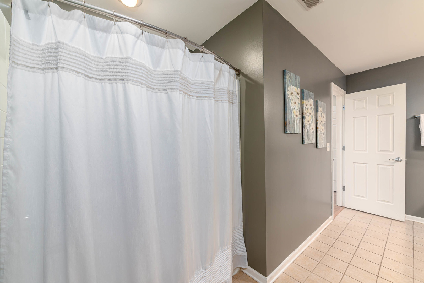 1716 Pin Oak Lane Elgin, IL 60120 - Photo 18 of 32