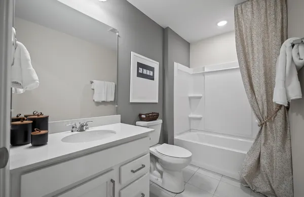 $592,073 | 240 Warren Lane, Unit 11348, Schaumburg, IL 60193