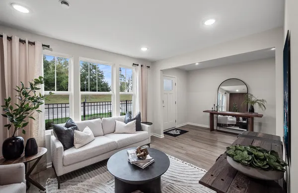 $592,073 | 240 Warren Lane, Unit 11348, Schaumburg, IL 60193