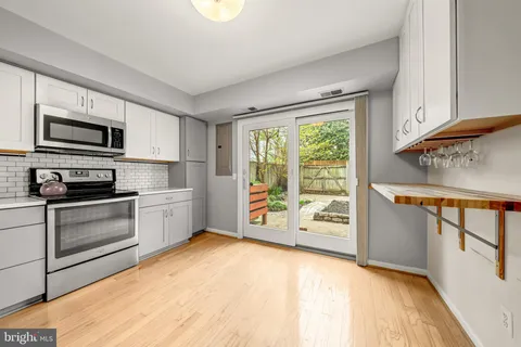 $799,000 | 507 Carlisle Drive, Alexandria, VA 22301