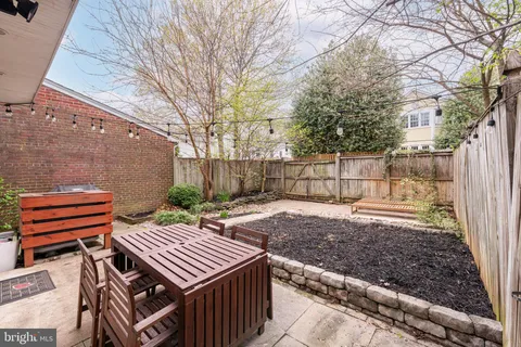 $799,000 | 507 Carlisle Drive, Alexandria, VA 22301