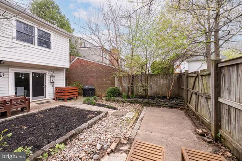 $799,000 | 507 Carlisle Drive, Alexandria, VA 22301