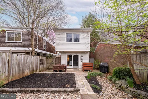$799,000 | 507 Carlisle Drive, Alexandria, VA 22301
