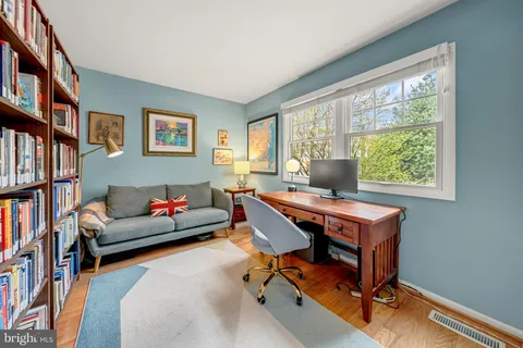 $799,000 | 507 Carlisle Drive, Alexandria, VA 22301
