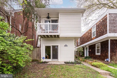 $799,000 | 507 Carlisle Drive, Alexandria, VA 22301