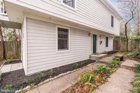 $799,000 | 507 Carlisle Drive, Alexandria, VA 22301