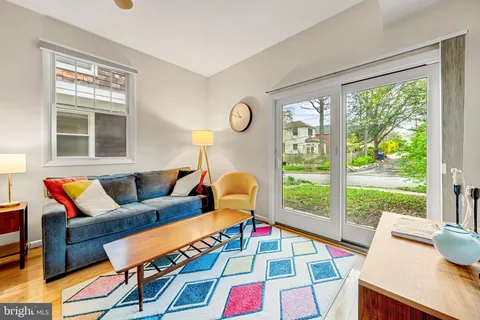 $799,000 | 507 Carlisle Drive, Alexandria, VA 22301