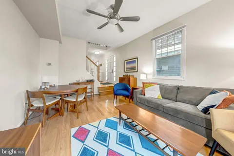 $799,000 | 507 Carlisle Drive, Alexandria, VA 22301