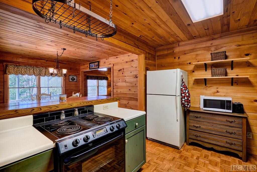 534 Marlett Road Cullowhee, NC 28723 - Photo 7 of 17 Gallery Image 7