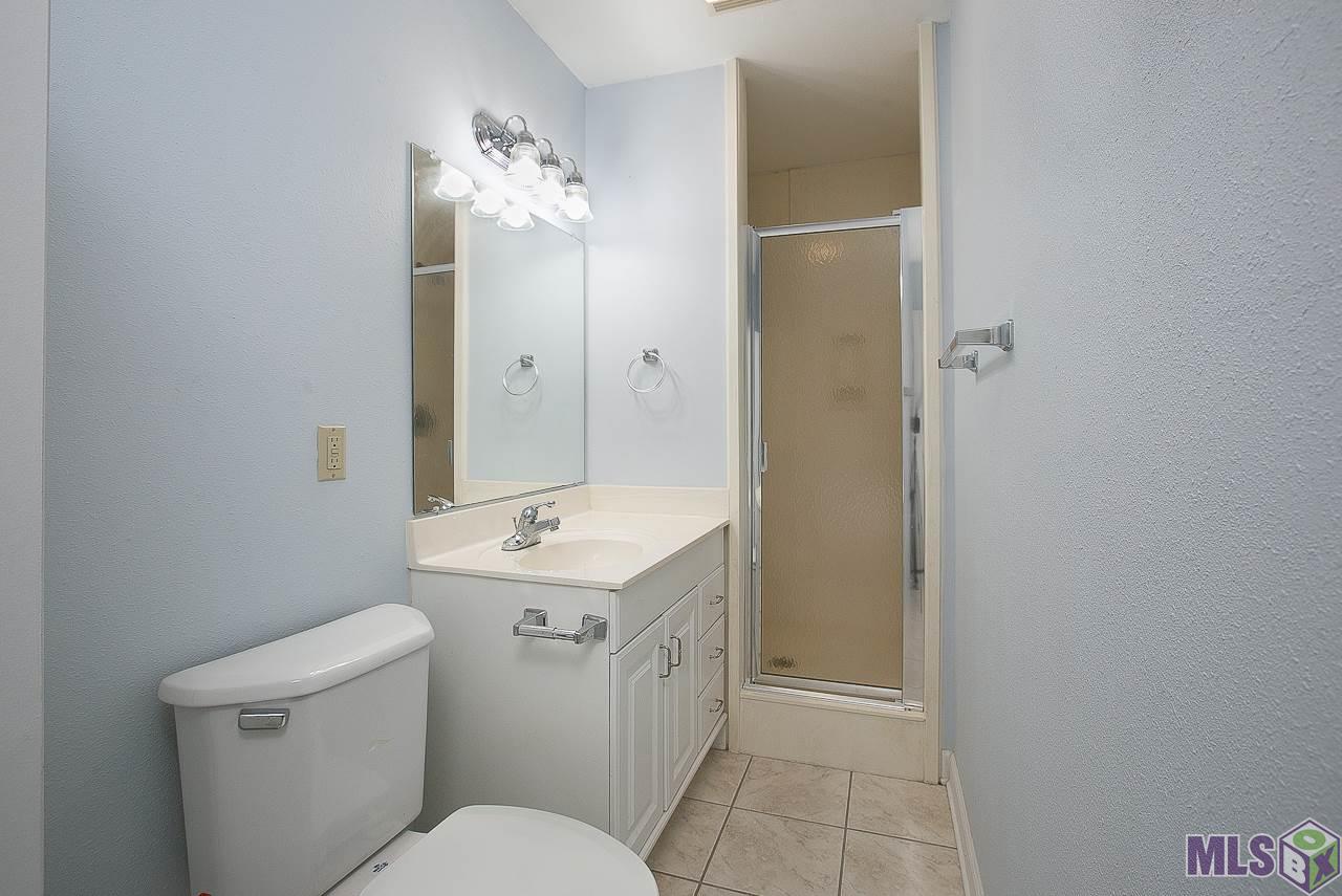 286 Alello Drive Baton Rouge, LA 70806 - Photo 15 of 19 Full Bath - Studio/In-law suite