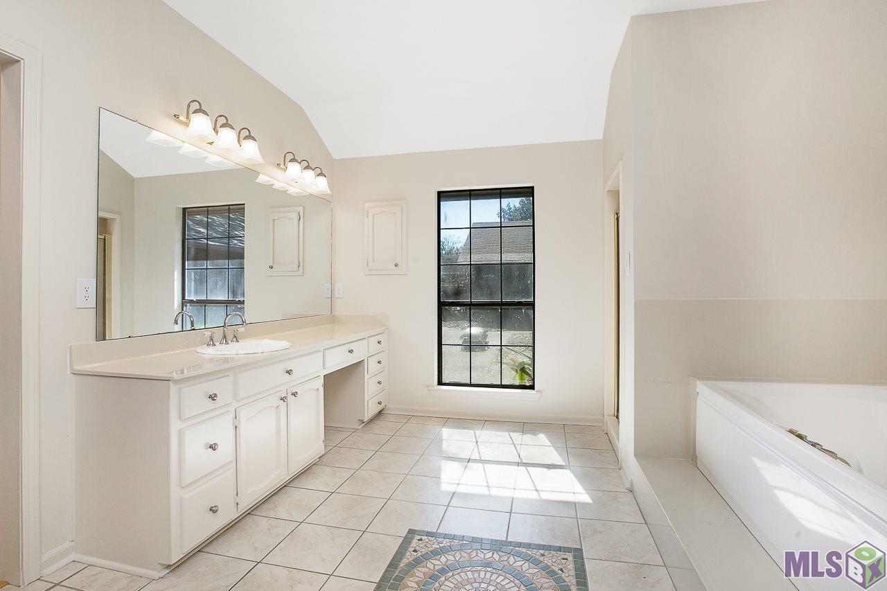 286 Alello Drive Baton Rouge, LA 70806 - Photo 8 of 19 Gallery Image 8