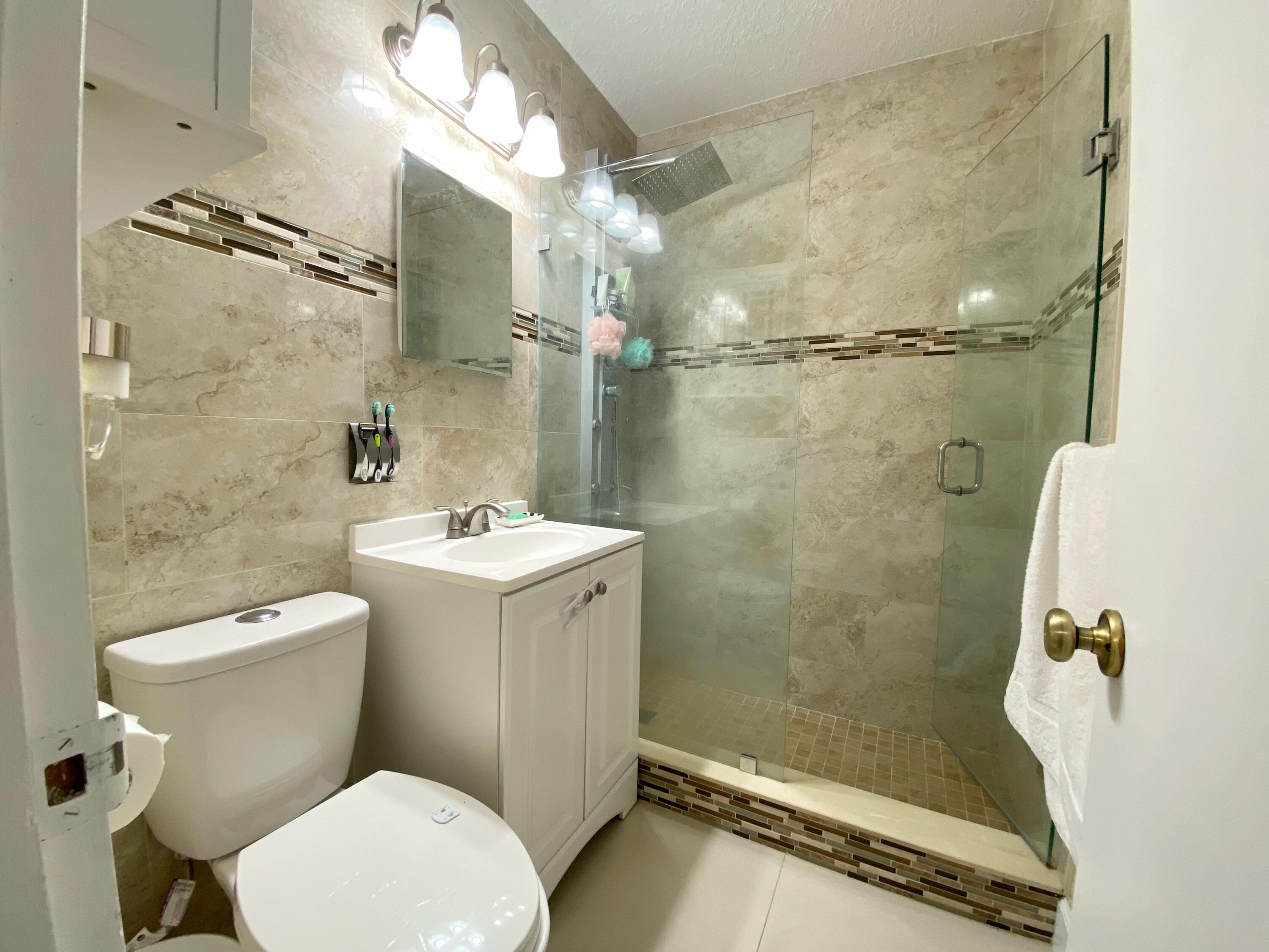 344 Shady Lane Road Palm Springs, FL 33461 - Photo 13 of 16 IMG_8254