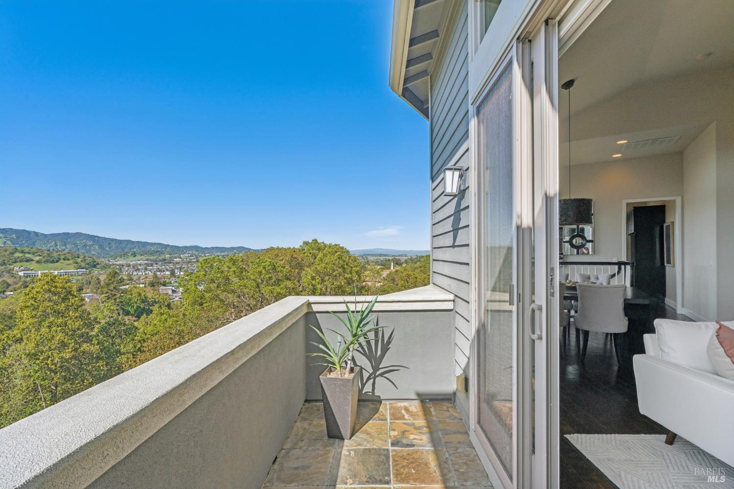 9 Edgehill Way San Rafael, CA 94903 - Photo 18 of 69