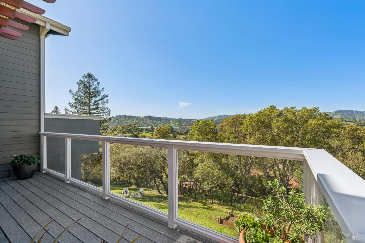 9 Edgehill Way San Rafael, CA 94903 - Photo 62 of 69 a view of a balcony with wooden floor