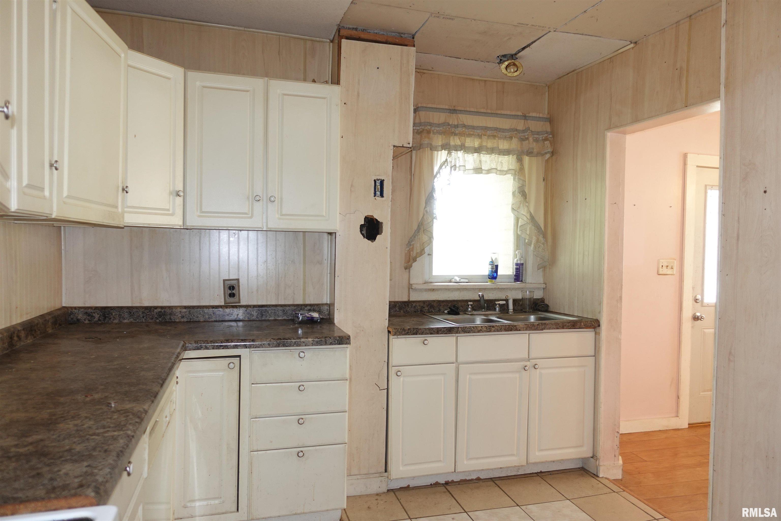 30 North Soangetaha Road Galesburg, IL 61401 - Photo 11 of 24