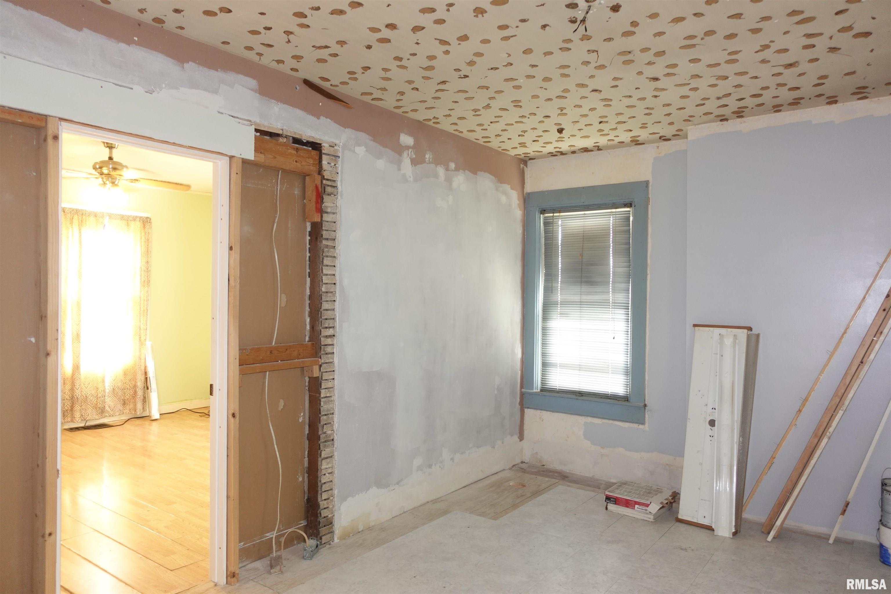 30 North Soangetaha Road Galesburg, IL 61401 - Photo 12 of 24