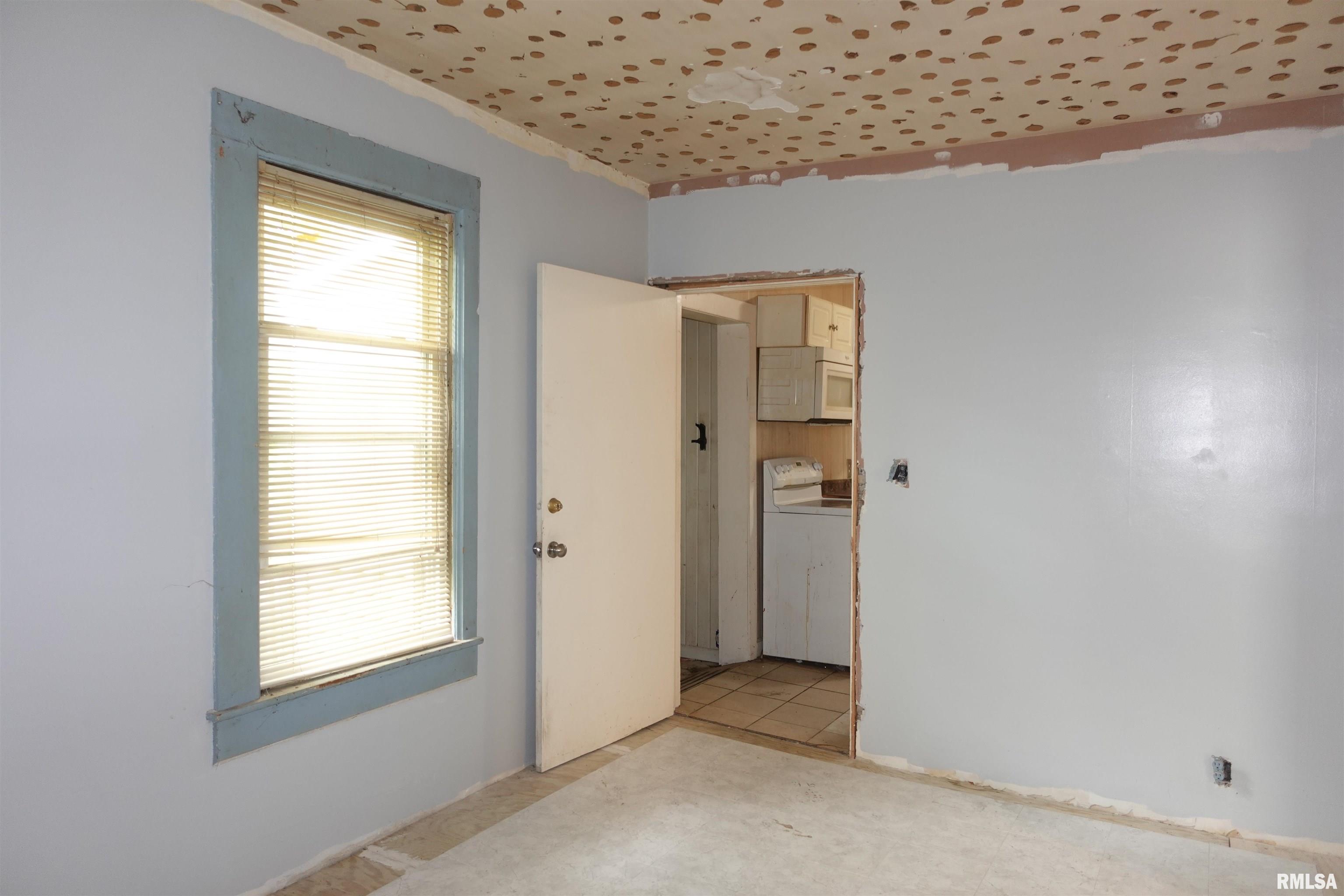 30 North Soangetaha Road Galesburg, IL 61401 - Photo 13 of 24