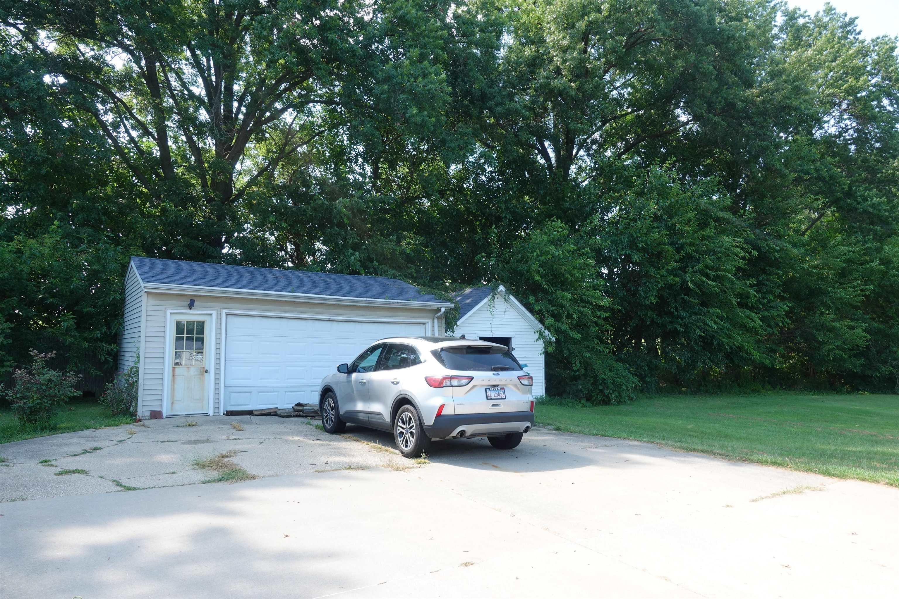 30 North Soangetaha Road Galesburg, IL 61401 - Photo 4 of 24