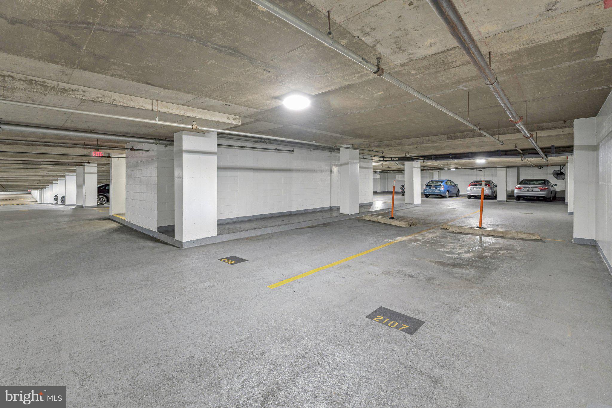 1530 Key Boulevard, Unit 929 Arlington, VA 22209 - Photo 29 of 37 a view of parking area