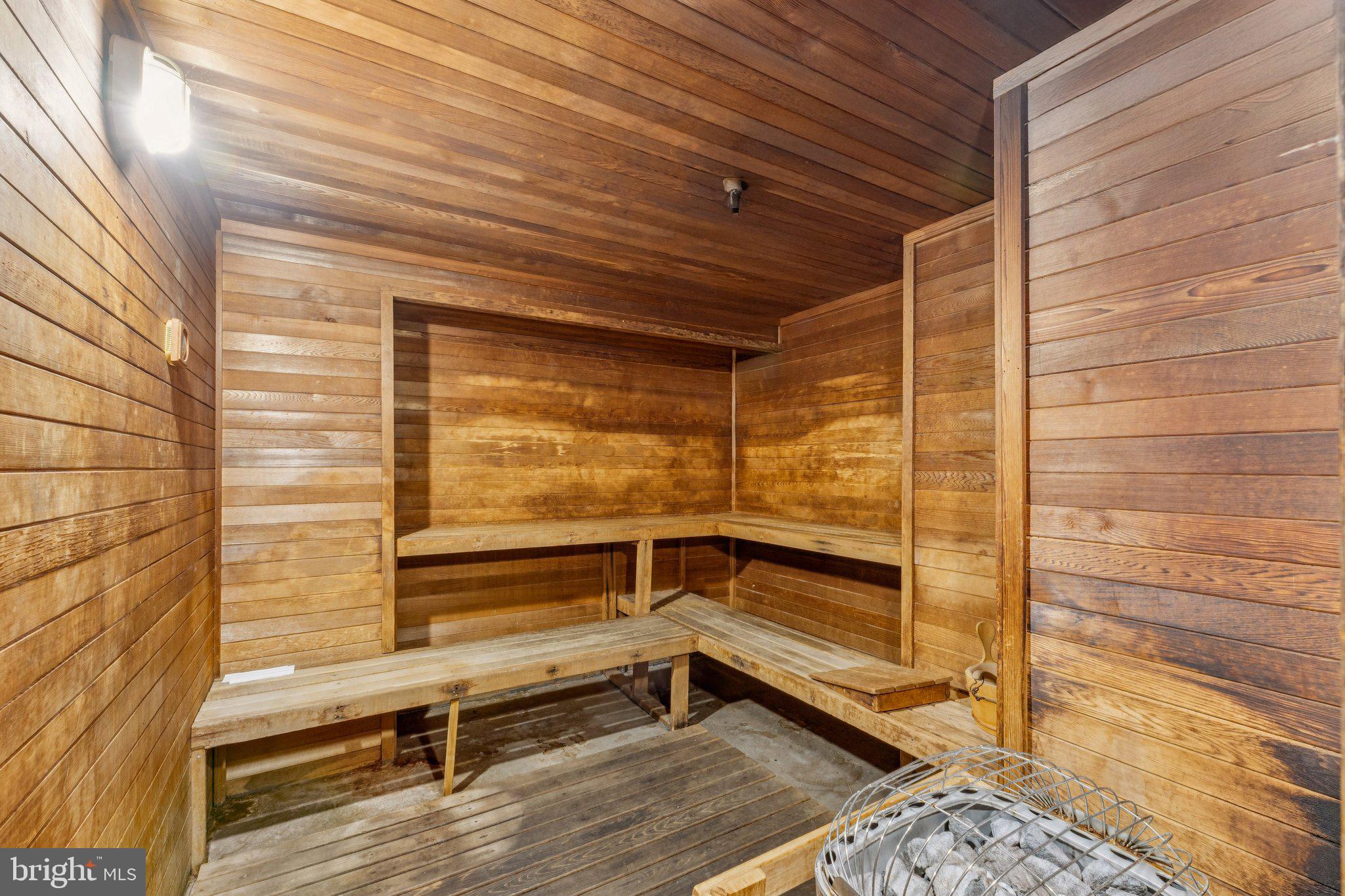 1530 Key Boulevard, Unit 929 Arlington, VA 22209 - Photo 32 of 37 a view of an empty room and wooden floor